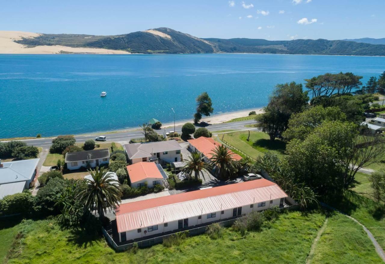 Opononi Lighthouse Motel Bagian luar foto
